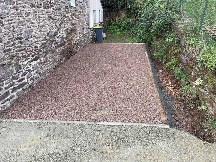 Nous garantissons la durabilité et l’esthétique des ouvrages lors des travaux d'empierrement.